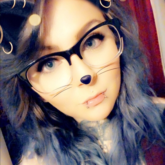 Merry Meet, your Posher, Bree 🖤 - Picture 4 of 7